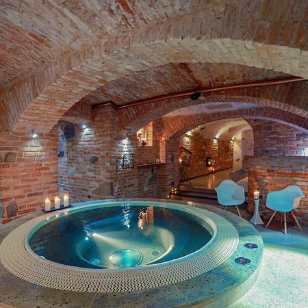 Penzion Wellness & Restaurant Zoborska, Free Parking Nitra Bagian luar foto