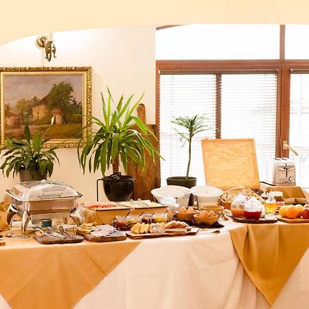 Penzion Wellness & Restaurant Zoborska, Free Parking Nitra Bagian luar foto