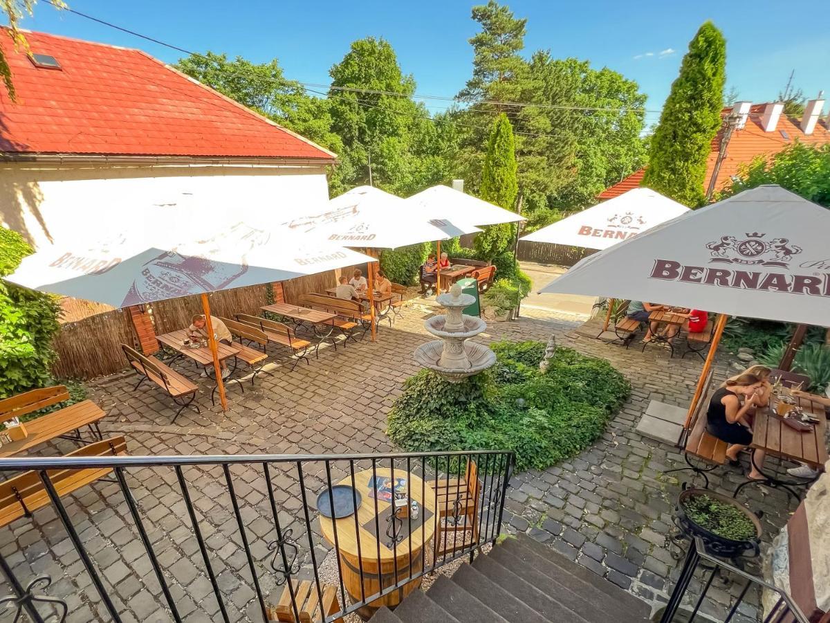 Penzion Wellness & Restaurant Zoborska, Free Parking Nitra Bagian luar foto