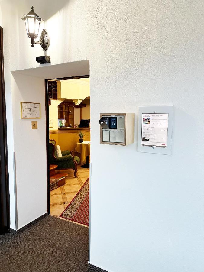 Penzion Wellness & Restaurant Zoborska, Free Parking Nitra Bagian luar foto