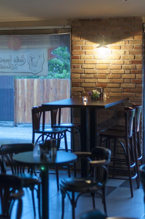 Penzion Wellness & Restaurant Zoborska, Free Parking Nitra Bagian luar foto